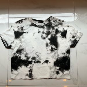 Zara women’s marble t-shirt.